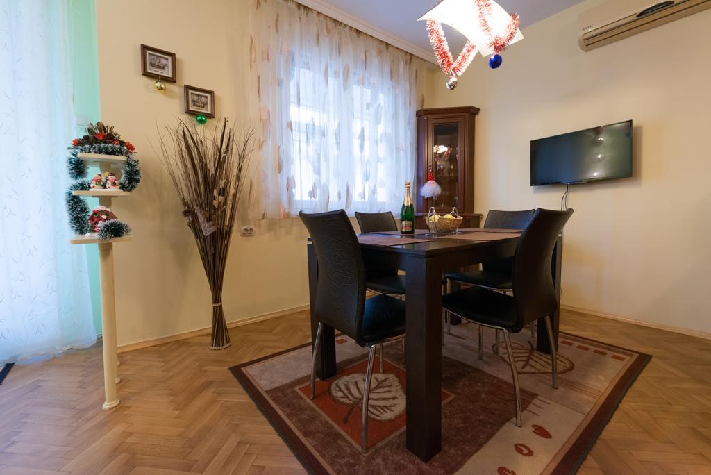 Sea Garden Plaza Apartment - Free Parking 布尔加斯 外观 照片